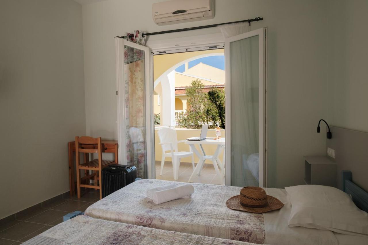 Feeloxenia Corfu